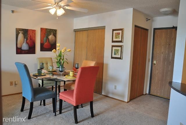 Building Photo - 5455 Smetana Dr