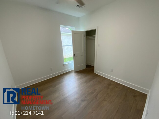 Building Photo - 2265 Rosemary Dr