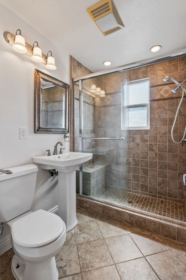 Building Photo - 135 Anza Way