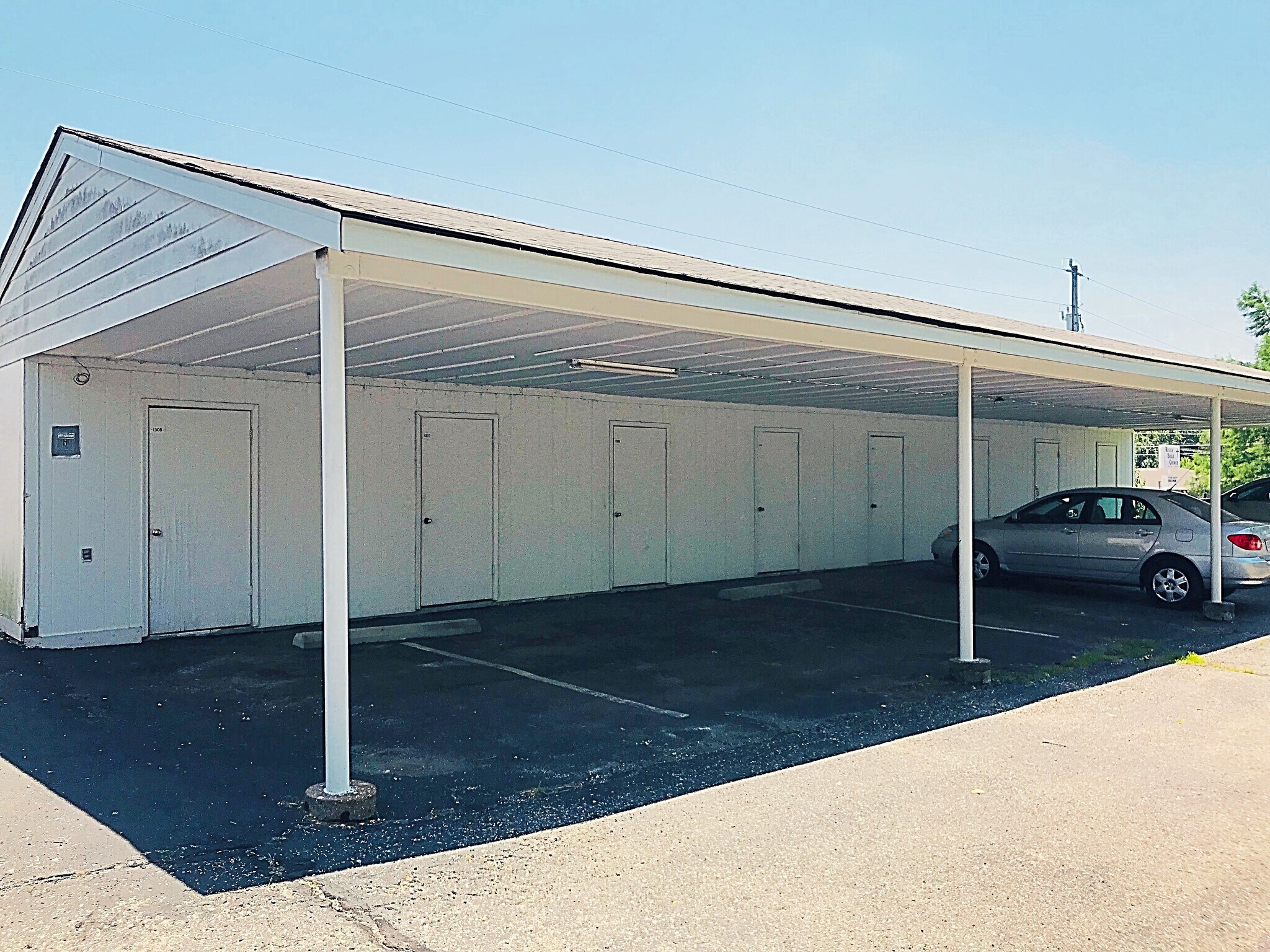 Building Photo - 1307 Condo Dr