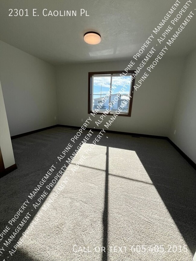 Building Photo - 2301 Caolinn Pl