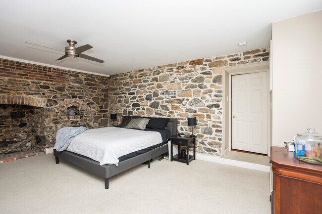 Building Photo - 835 Oella Ave