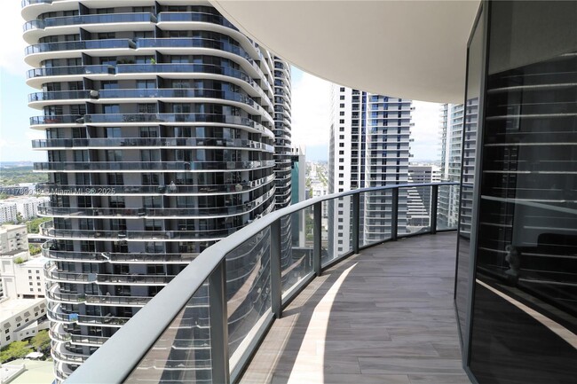 Building Photo - 801 S Miami Ave