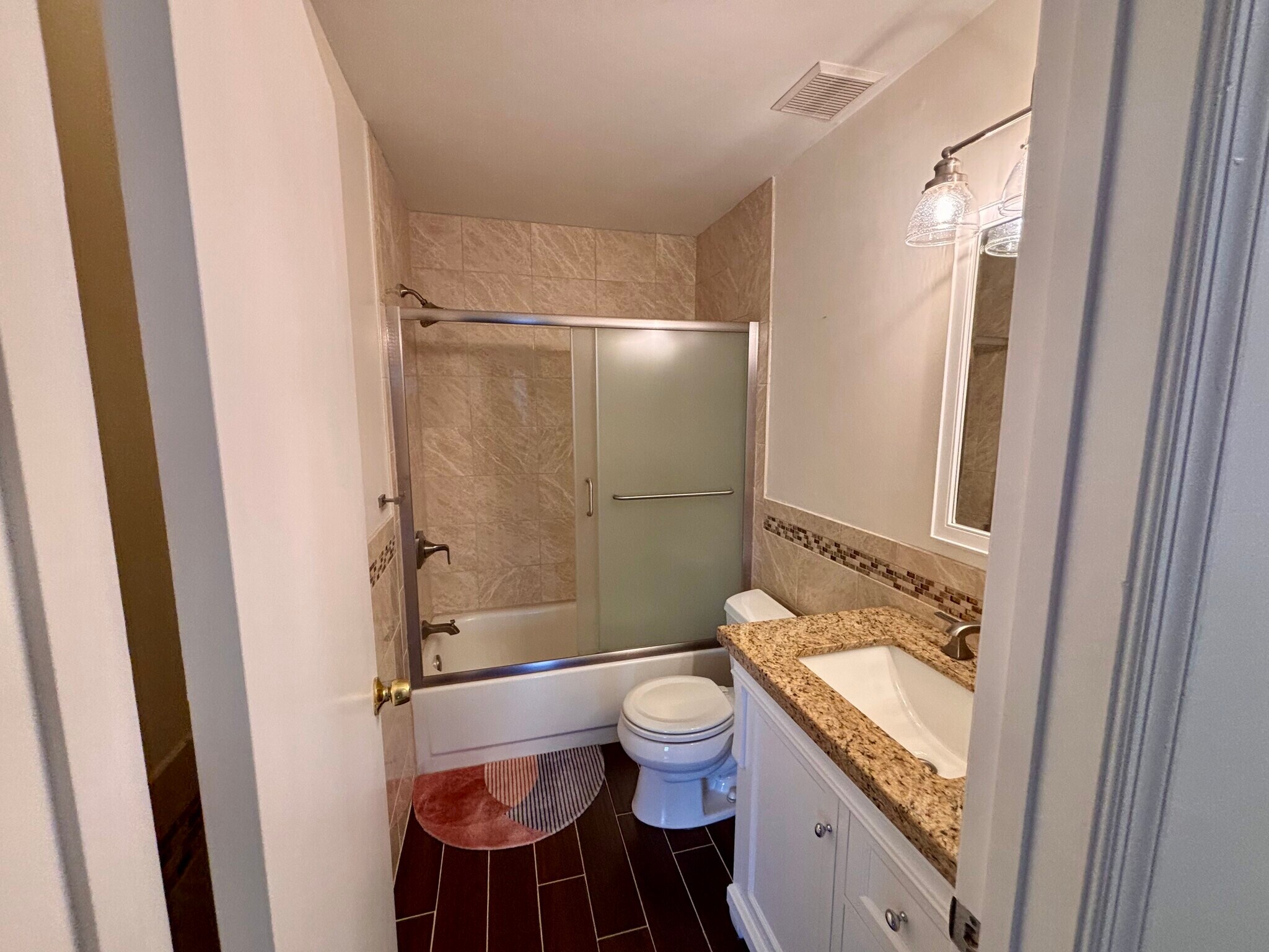 Building Photo - 6911 Victoria Dr