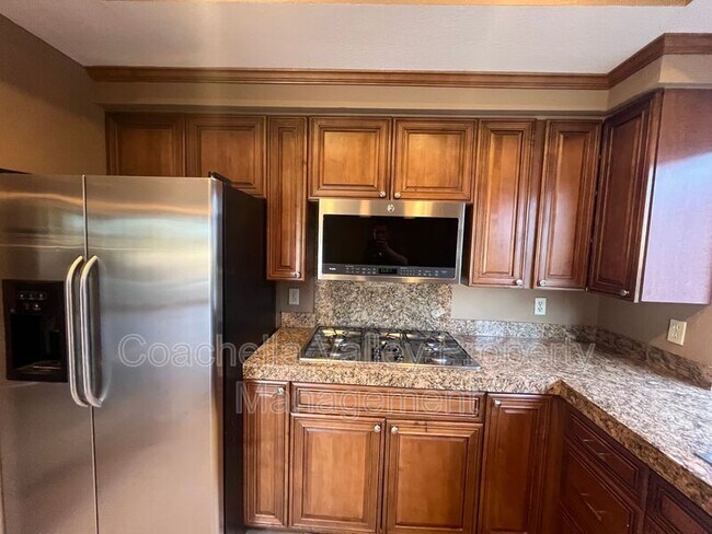 Building Photo - 36532 Vía Abeja