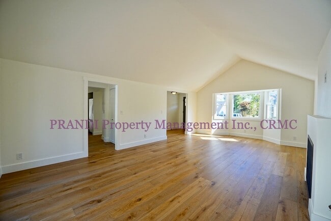 Building Photo - Marinwood Gem, Fully Renovated, Stylish an...