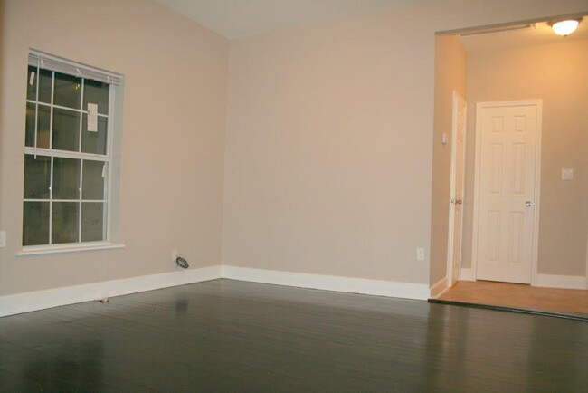 Building Photo - 314 W 37th St
