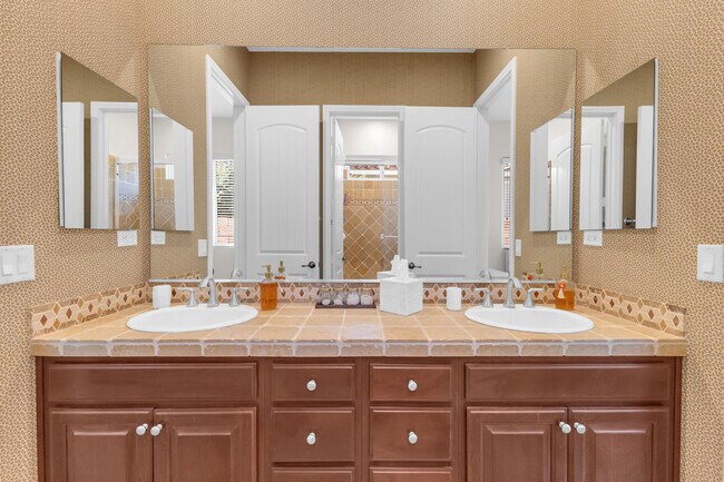 Building Photo - 81715 Charismatic Way