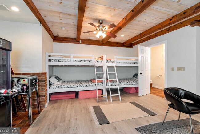 Building Photo - 3978 Pineshore Cir