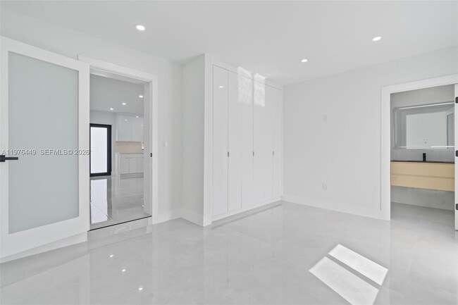 Building Photo - 4800 SW 61st Ave