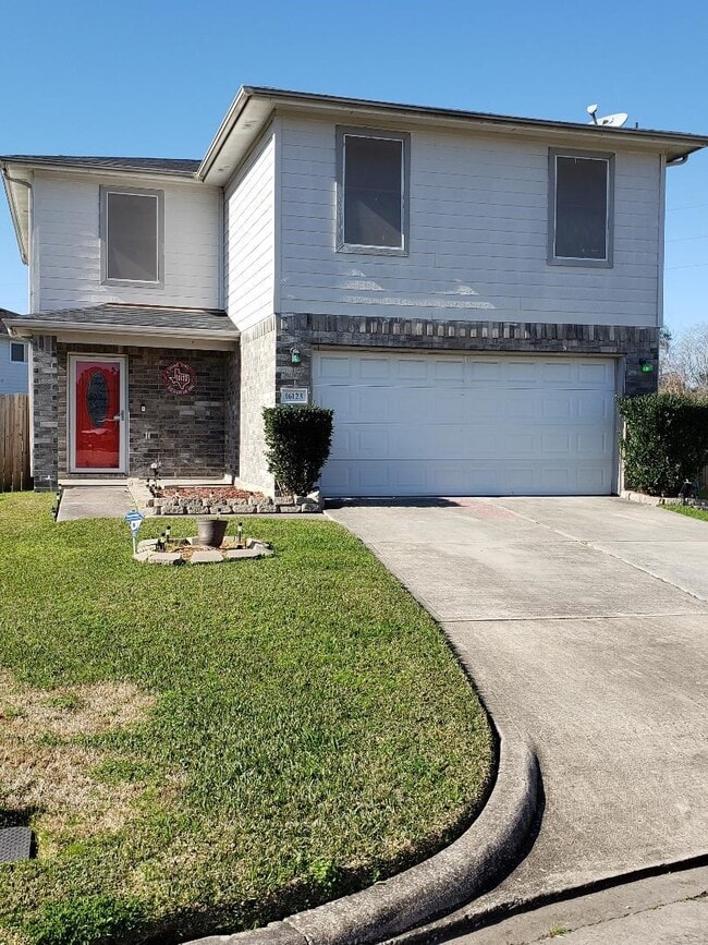 Building Photo - 16123 Catbird Ct