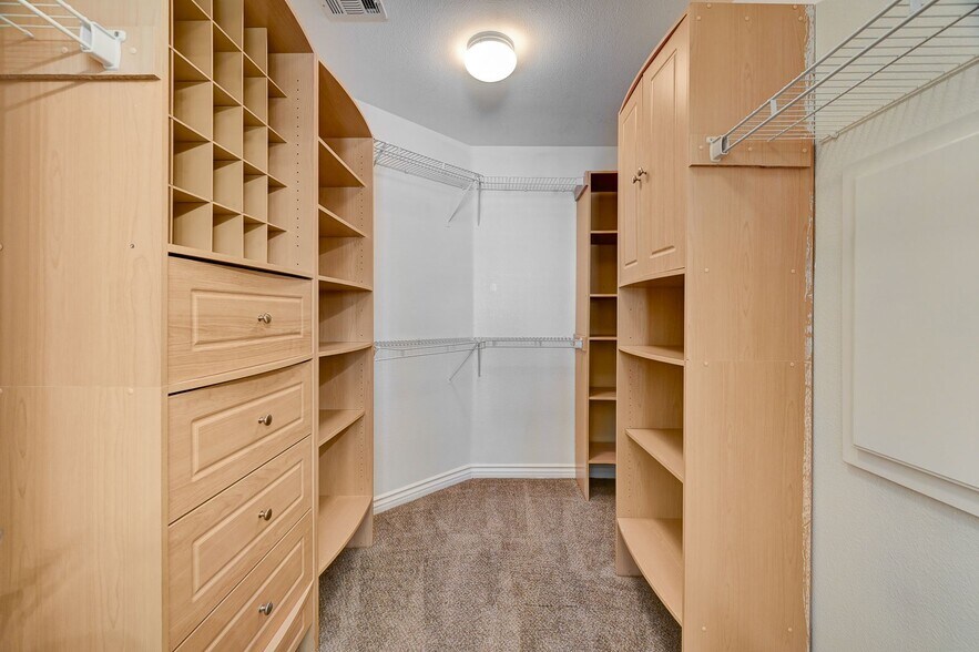 Building Photo - 9042 Edenbridge Ct