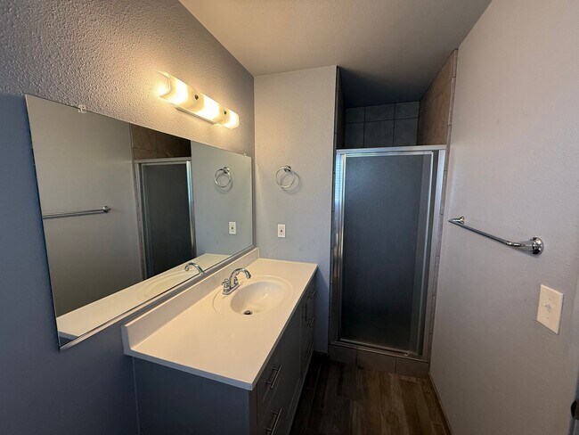 Building Photo - 3-bedroom single story in the heart of Tur...