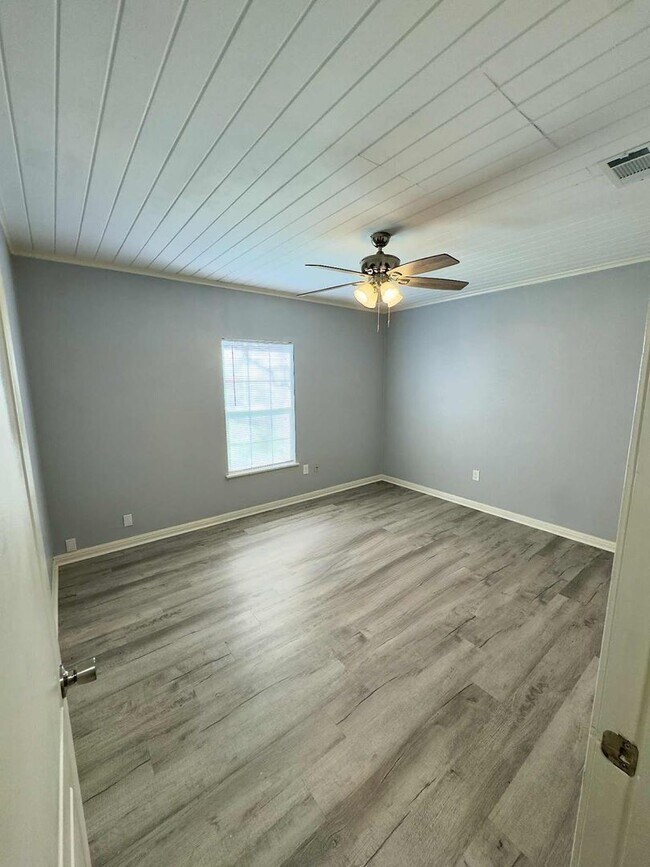 Building Photo - 4000 Austin Ave