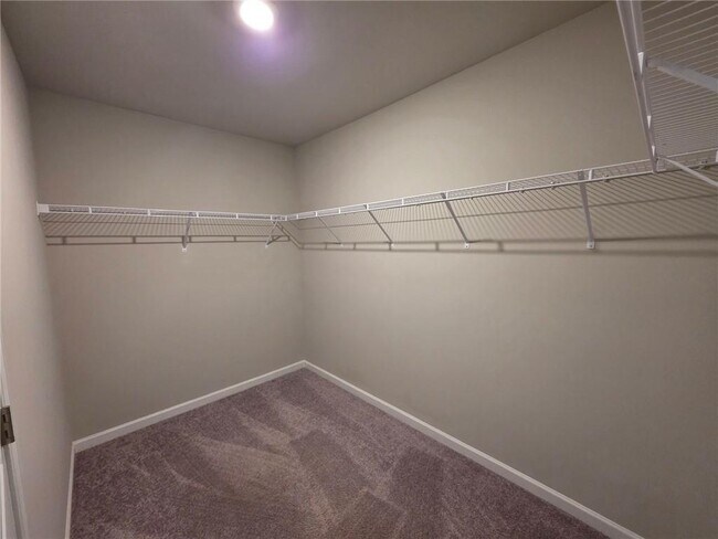 Building Photo - 85 Pointe Pl