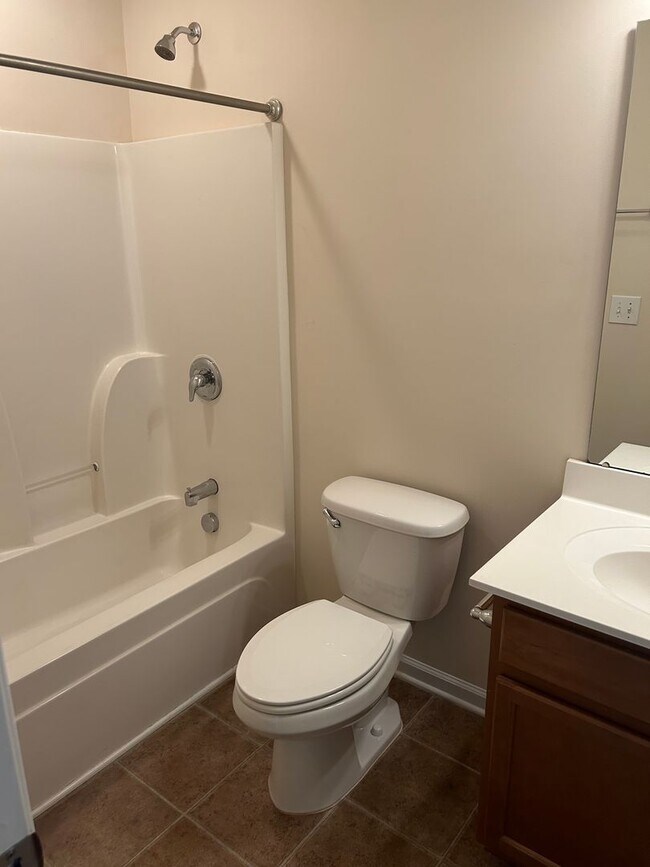 Building Photo - Greenville, 3BD/2.5BA with Loft, 1992SF