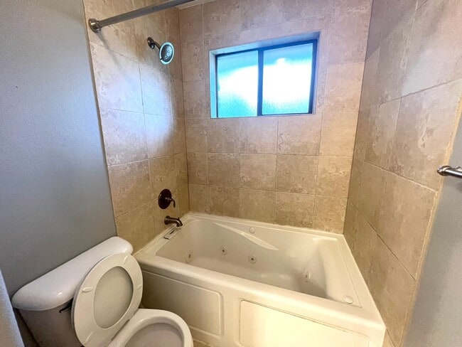 Building Photo - Charming single-story home with 4 bedrooms and 2 bathrooms for rent in neighborhood of Anderson M...