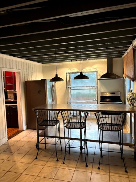 Building Photo - 503 E Call St