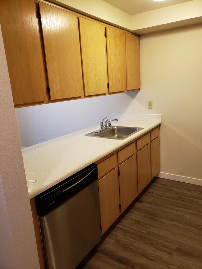 Building Photo - Watermarke Apartments - 1 bedroom