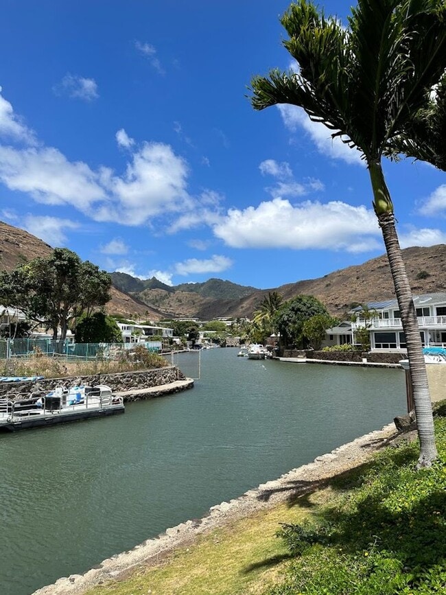 Building Photo - Hawaii Kai - The COLONY MARINA:  Lovely townhouse with spacious 4 bedrooms, 3 bath, 2 covered par...
