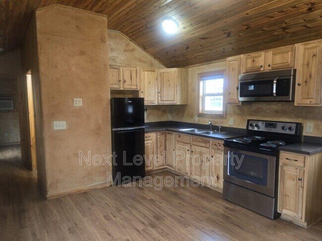 Building Photo - 111 E Cottonwood Dr