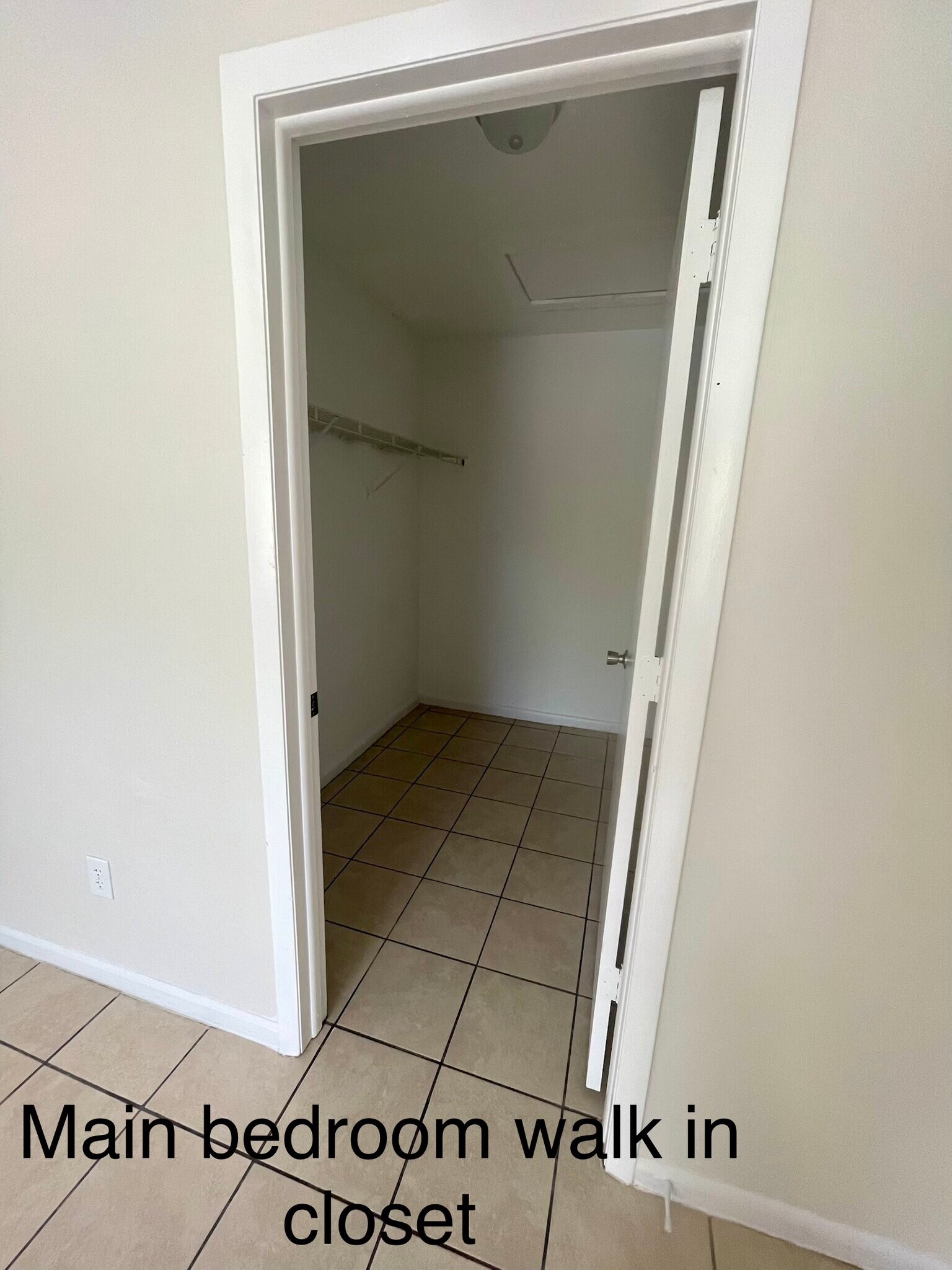 Building Photo - 1252 SE 8th Terrace