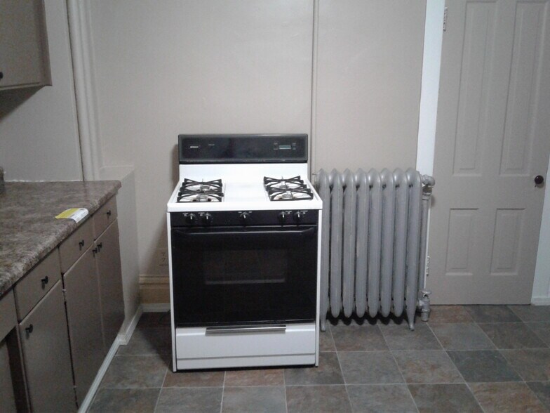 Building Photo - 673 Dale Street North