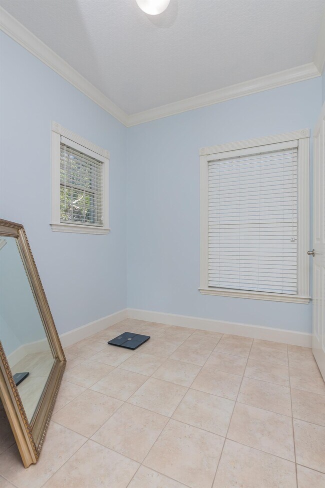 Building Photo - 313 S Forest Dune Dr