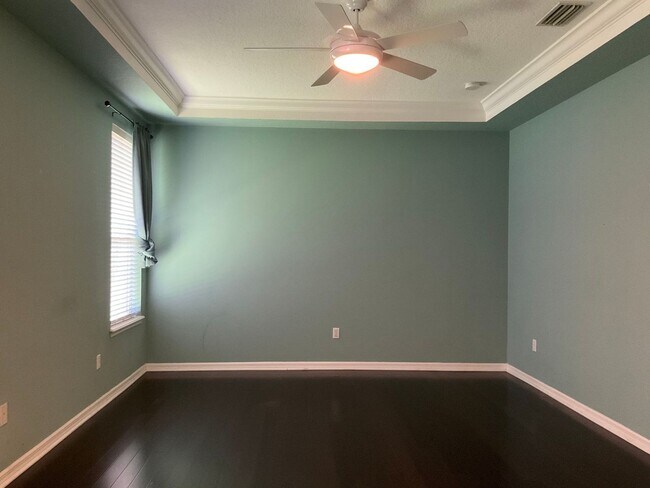 Building Photo - Single family home with 3 bedrooms, 2.5 ba...