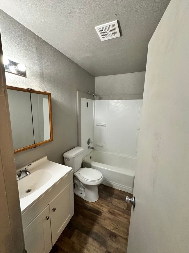 Building Photo - 3 Bedroom 1 Bathroom in Central Amarillo