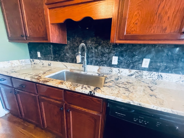 Building Photo - 770 Ridgefield Way