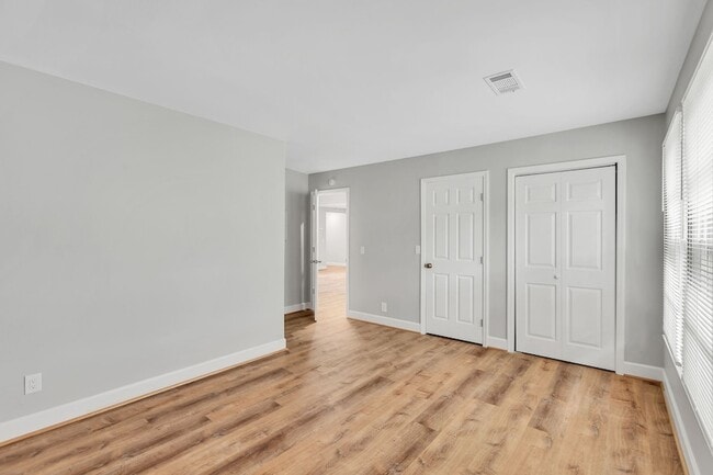 Building Photo - 2135 Acklen Ave