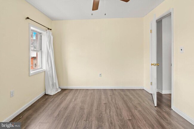 Building Photo - 308 S Castle St