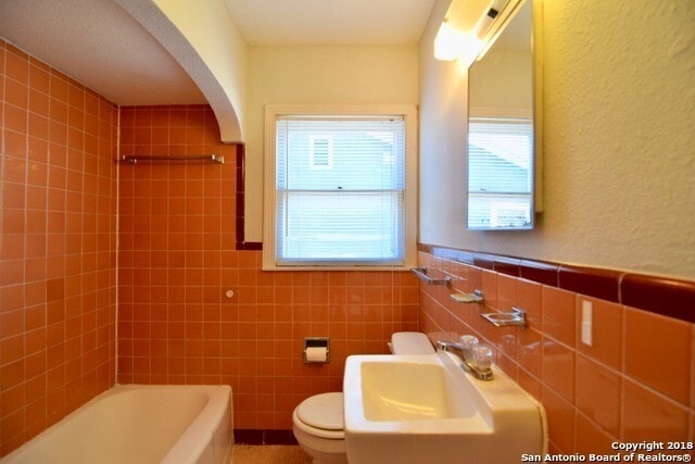 Building Photo - TERRELL HEIGHTS DUPLEX - ALAMO HEIGHTS I.S.D.