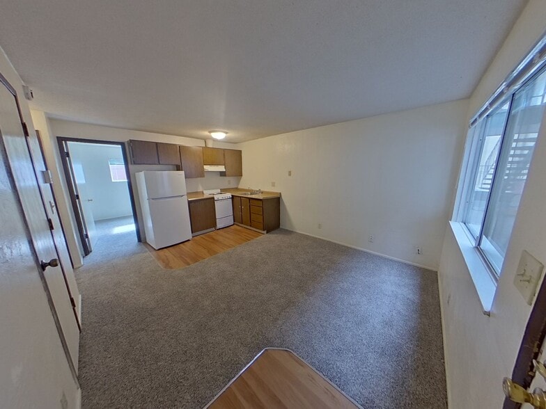 Building Photo - Hide-A-Way Apartments