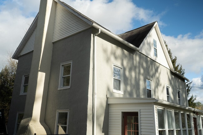 Building Photo - 197 Mercer Mill Rd