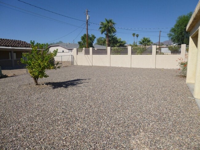 Building Photo - 3 Bedroom - 2 Bath Home
