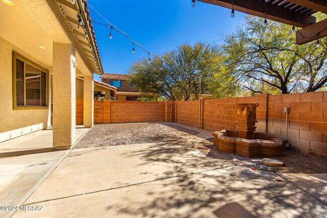 Building Photo - 1599 W Homecoming Way