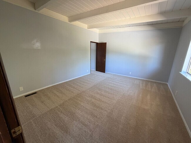Building Photo - 3630 Lupine Ave