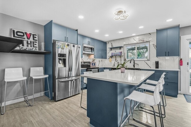 Building Photo - 2732 Luzon Dr