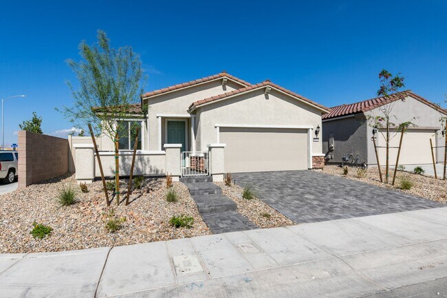 Building Photo - GORGEOUS SINGLE STORY WITH MANY UPGRADES*3 BEDROOMS*DEN!