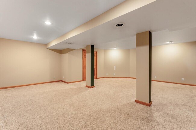 Building Photo - 51595 Harvester Dr