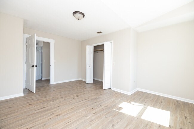 Building Photo - 1300 18th St