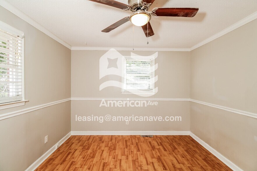 Building Photo - 2234 Margurette St