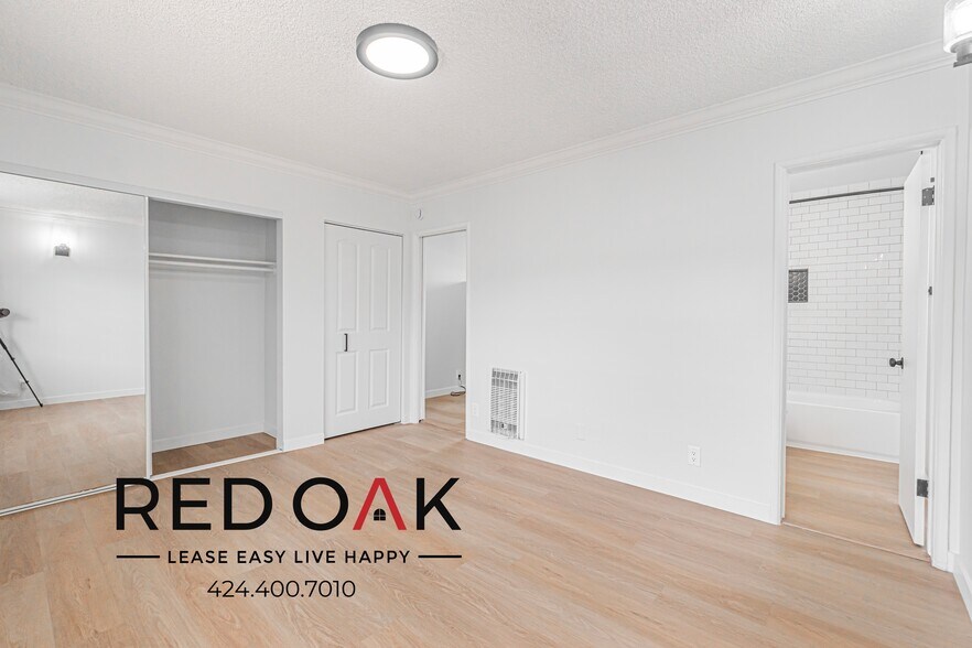 Building Photo - 1540 W 145th St