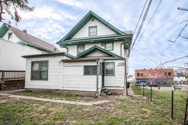 Building Photo - 908 E 31st St