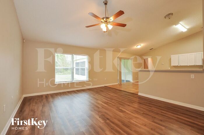 Building Photo - 11 Ryker Ln