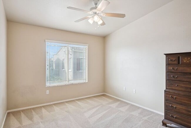 Building Photo - 2401 E Rio Salado Pkwy