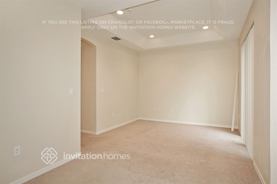 Building Photo - 627 NE 35th Ave
