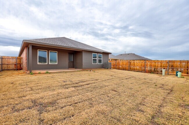 Building Photo - Brand New 4 Bed For Lease in Sara Park